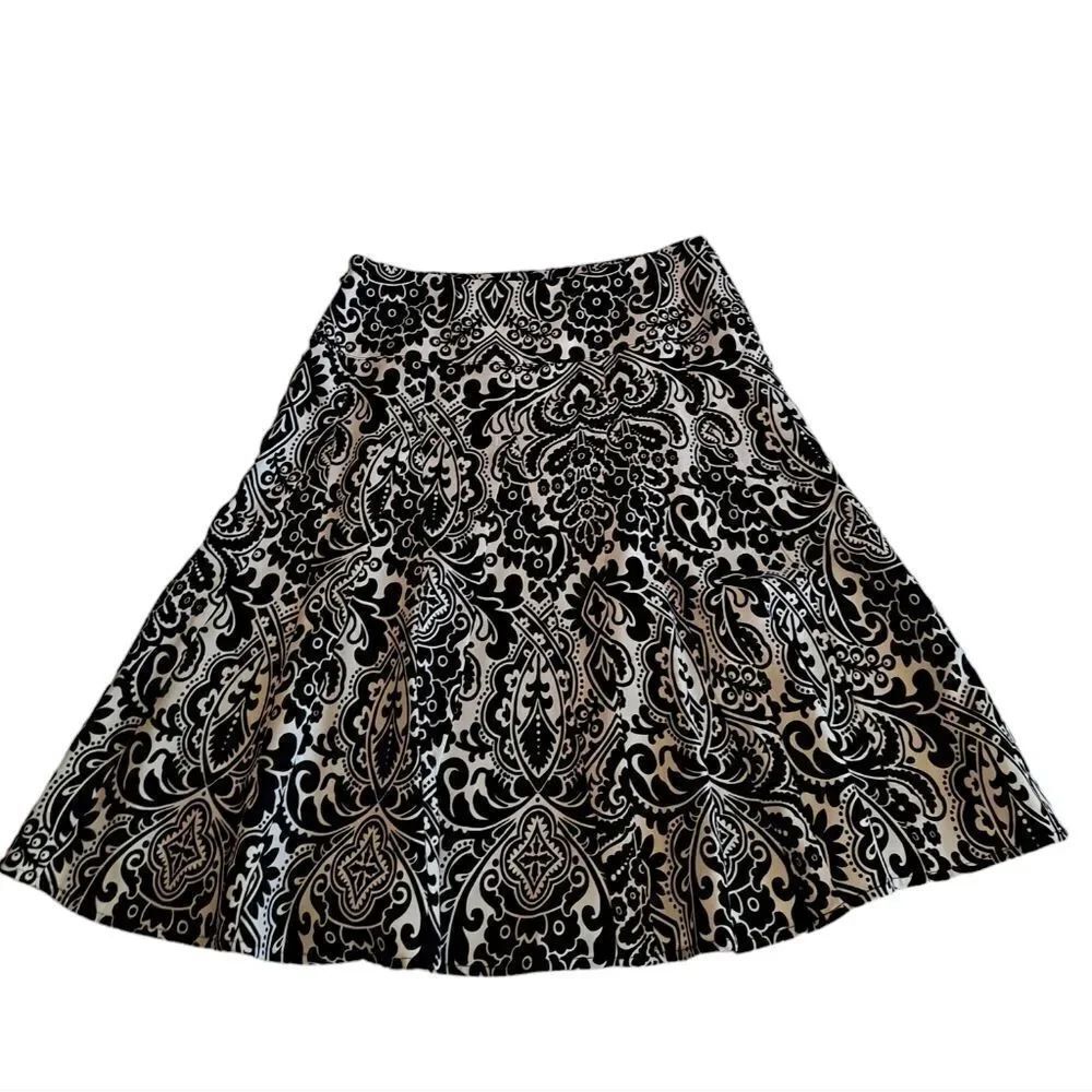 Ann Taylor Print Skirt Black/White Size 2 Petite Lined